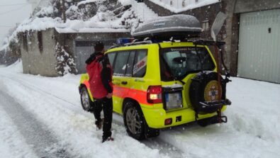 Soccorso Alpino mezzo fuoristrada neve