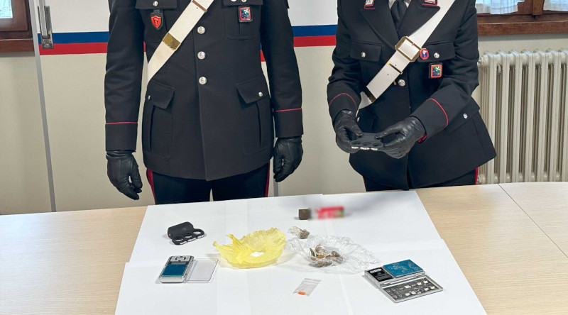 Arresto droga armi Bianzone carabinieri
