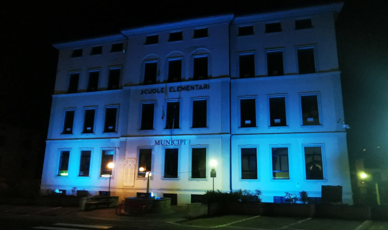 Giornata Mondiale autismo Piateda Municipio blu