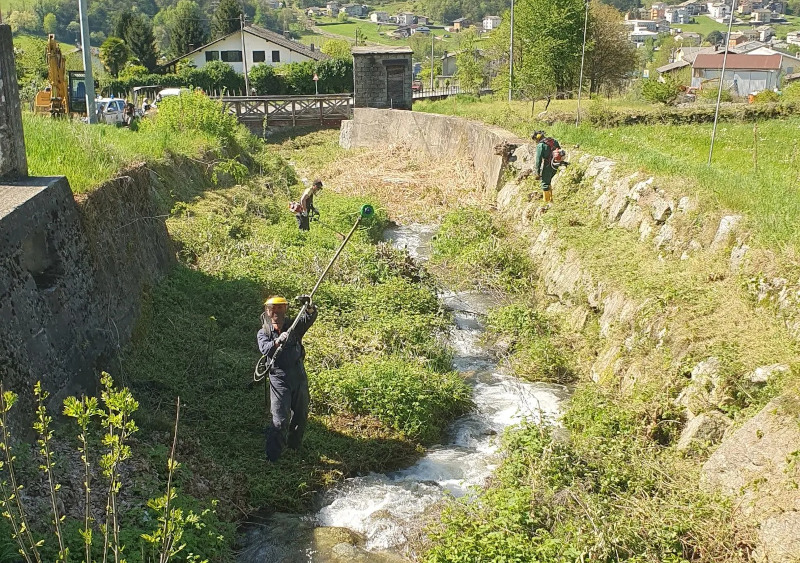 Piateda pulizia torrente Rhon