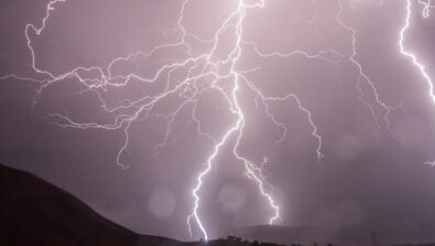Fulmine allerta meteo temporale pixabay