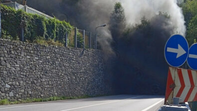 Veicolo in fiamme galleria Bolladore SS38