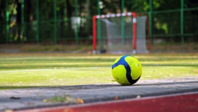 Pallone campo calcio