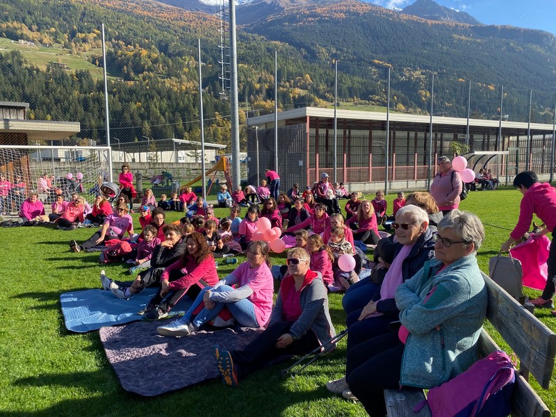 Valdisotto Datti una mossa in rosa camminata