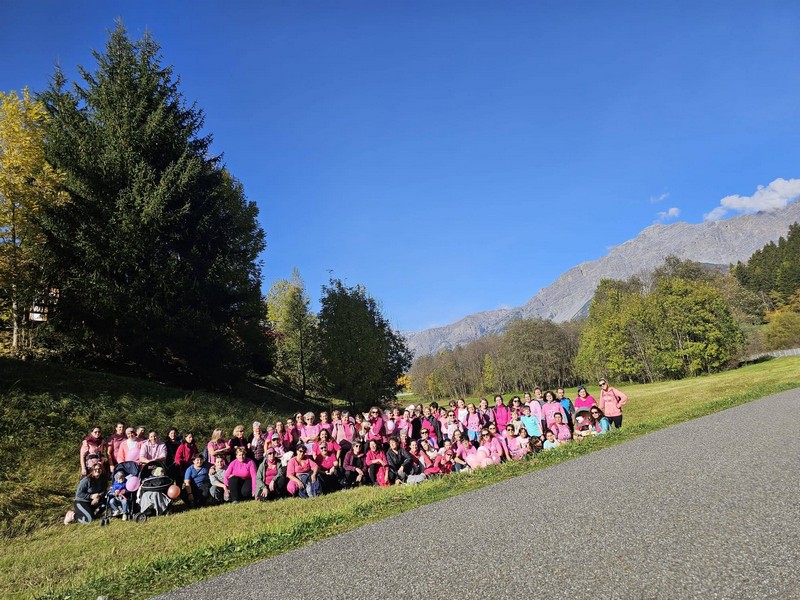 Valdisotto Datti una mossa in rosa camminata