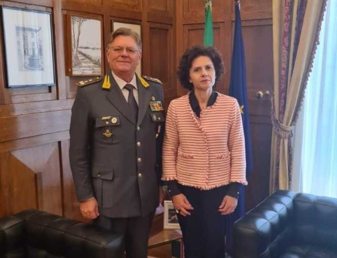 Generale di Divisione Giuseppe Arbore, Comandante Regionale della Lombardia della Guardia di Finanza e il prefetto Anna Pavone