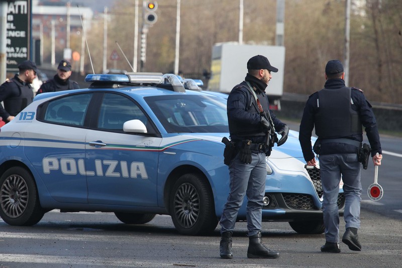 Polizia di Stato controlli